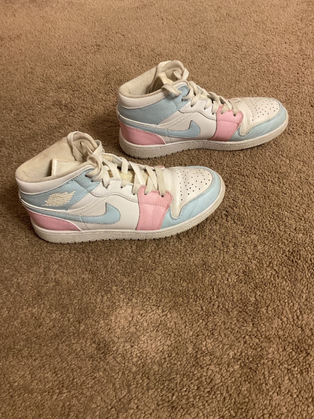 Customize, light, pink and light blue Nikeair, Jordans US 5.5